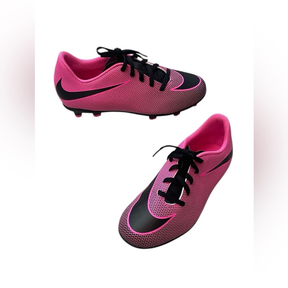Nike Jr. Bravata II Firm-Ground Hot Pink Black Soccer Cleats Girls size 5.5Y